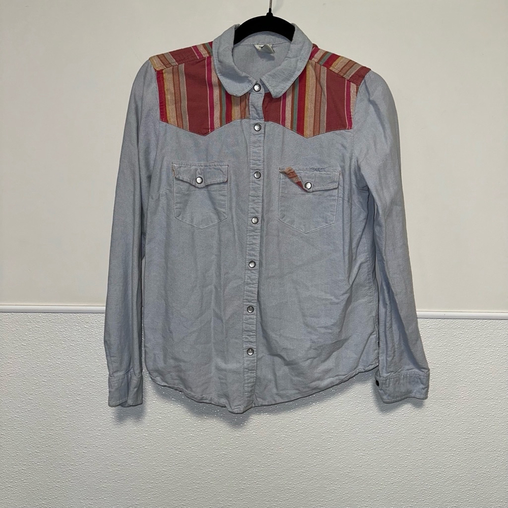 Women's Forever 21 Button Down Shirt M Blue Multi-color Aztec Denim pearl snap